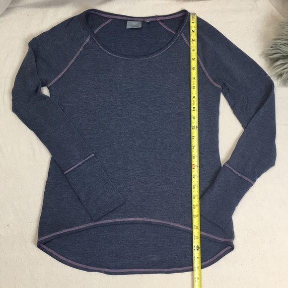 Athleta Scoop Neck Pullover w hi Lo hem - Picture 5 of 8